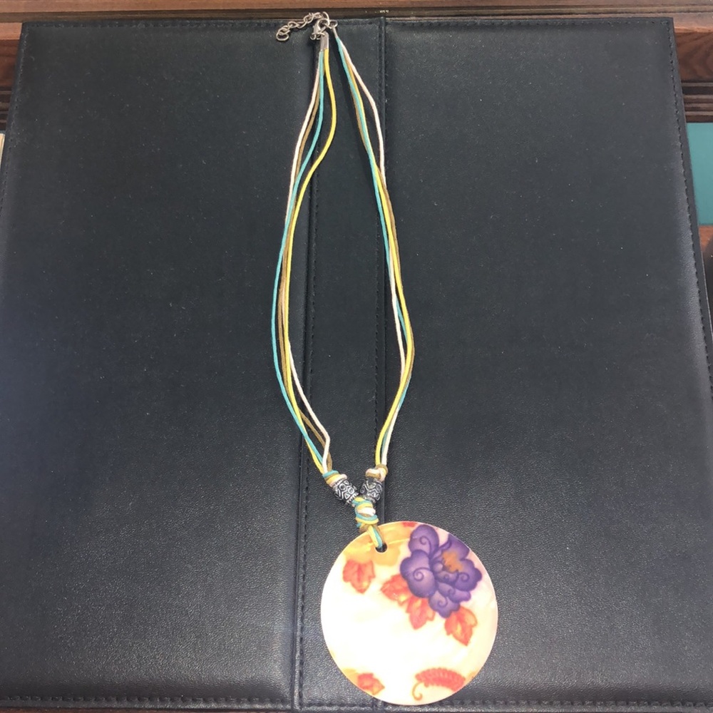 Handmade Shell Necklace - Picture 3 of 3